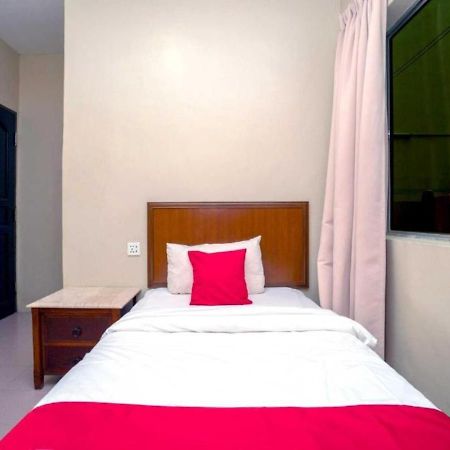 Hotel The Island Pekan Pangkor Exterior photo